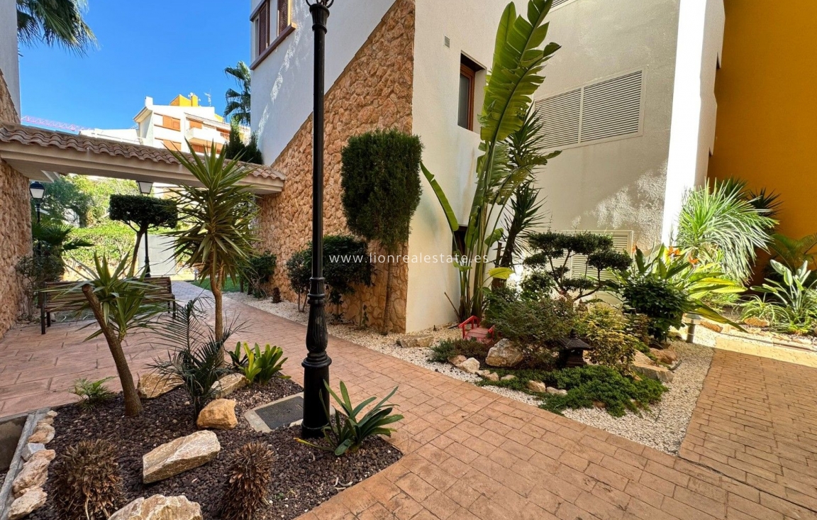 Перепродажа - Квартира / квартира - Torrevieja - Punta Prima