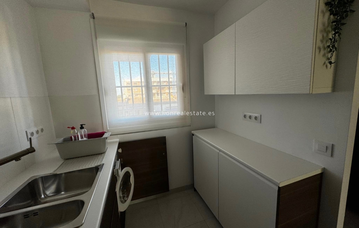 Перепродажа - Квартира / квартира - Torrevieja - Punta Prima