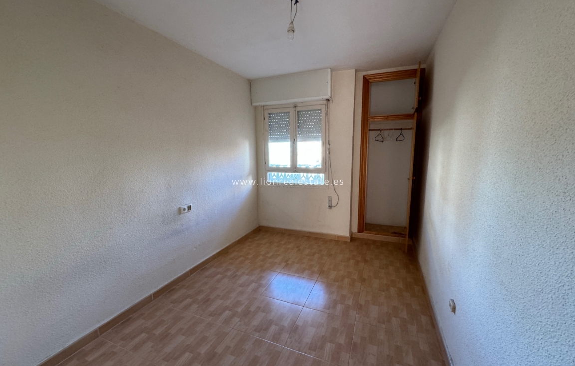 Перепродажа - Квартира / квартира - Torrevieja - Punta Prima