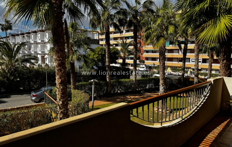 Перепродажа - Квартира / квартира - Torrevieja - Punta Prima