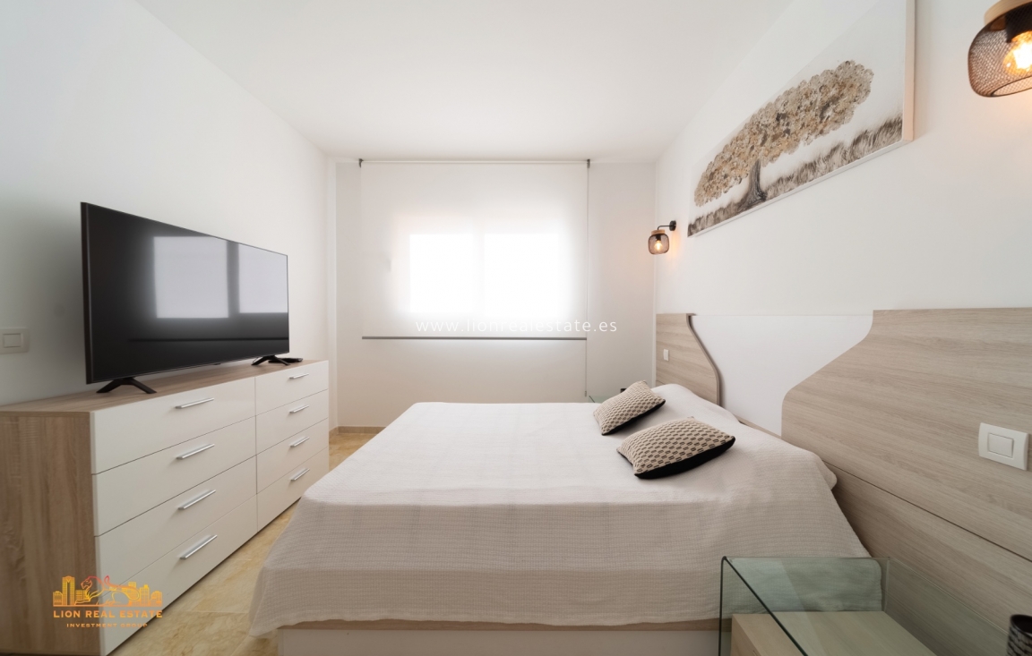 Перепродажа - Квартира / квартира - Torrevieja - Punta Prima