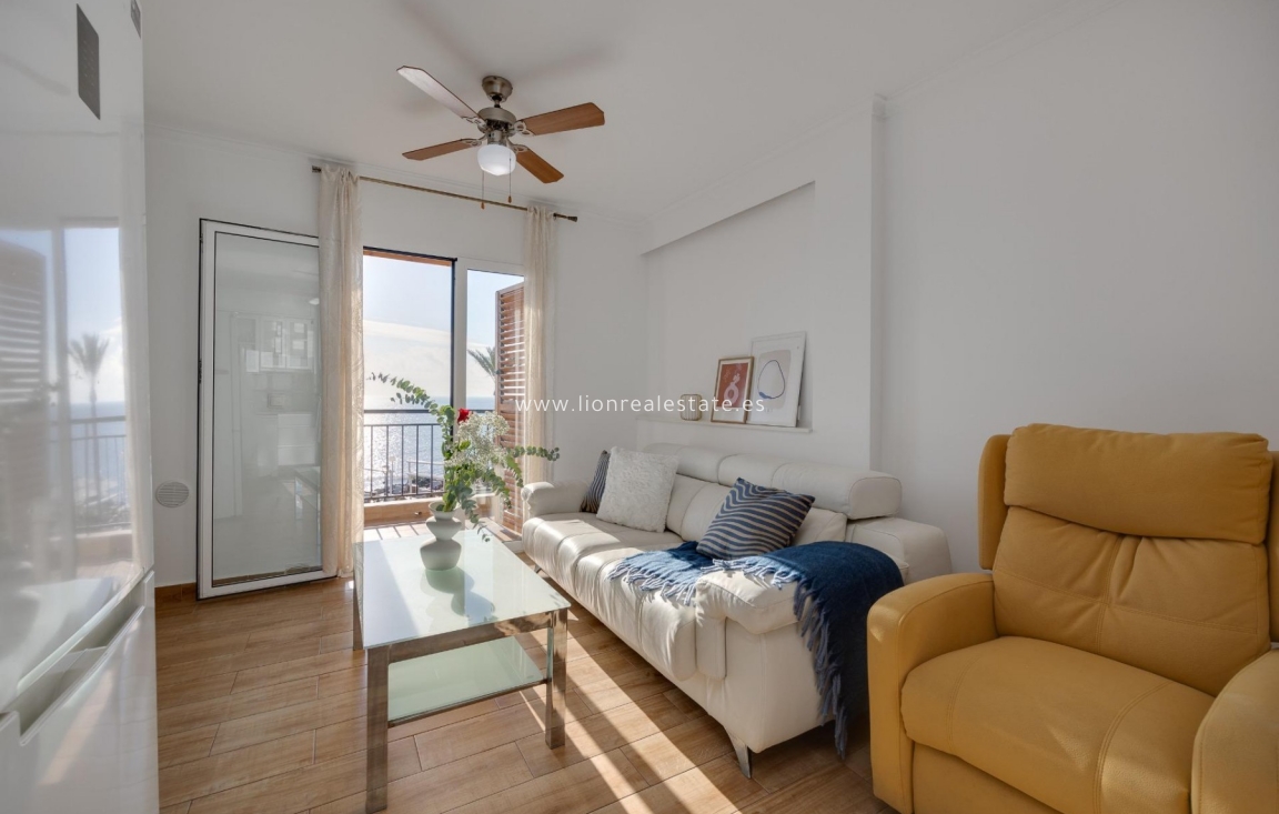 Перепродажа - Квартира / квартира - Torrevieja - Punta Prima