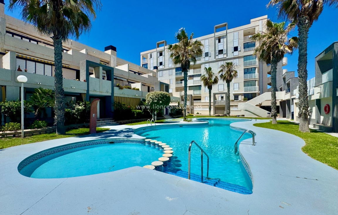 Перепродажа - Квартира / квартира - Torrevieja - Torre la mata