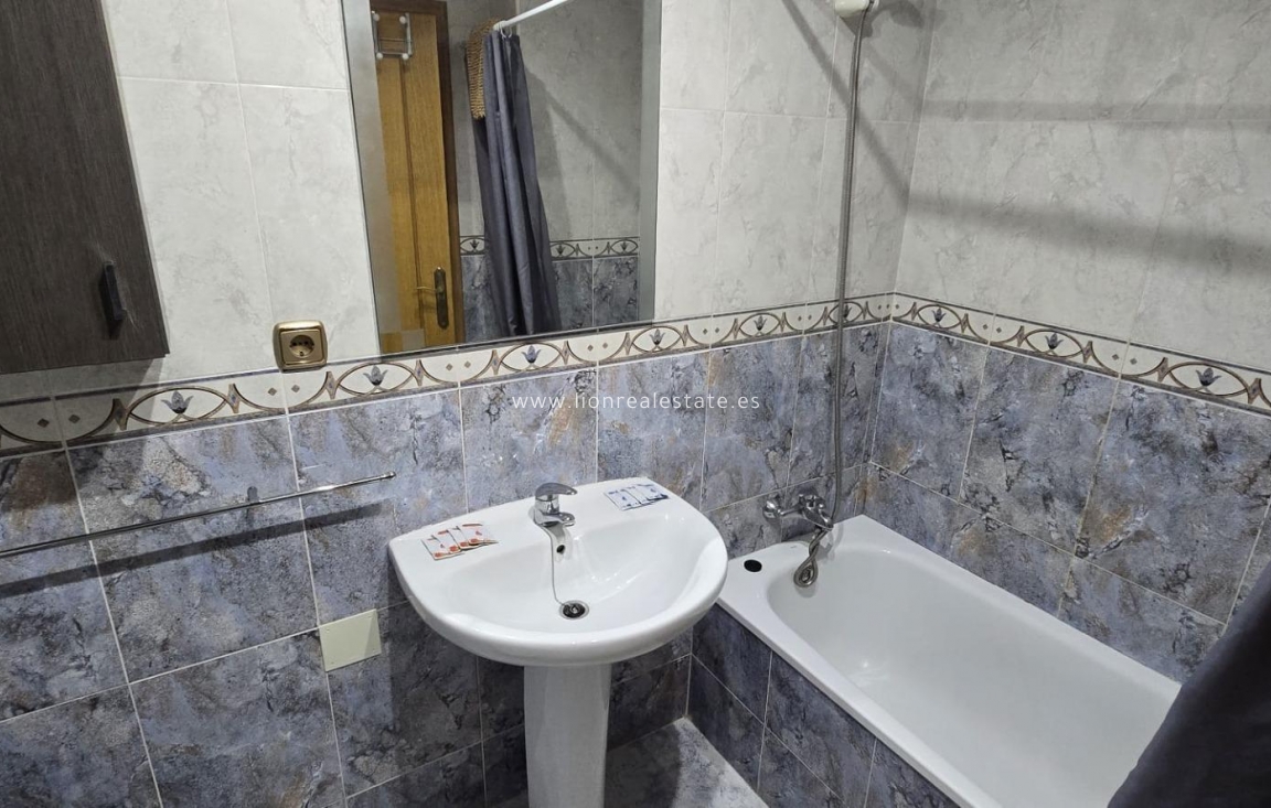 Перепродажа - Квартира / квартира - Torrevieja - torrevieja