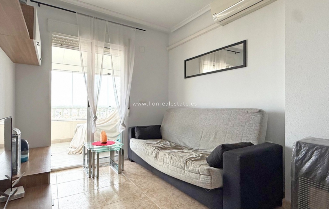 Перепродажа - Квартира / квартира - Torrevieja