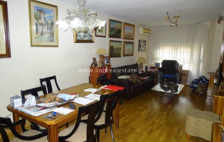 Перепродажа - Квартира / квартира - Torrevieja