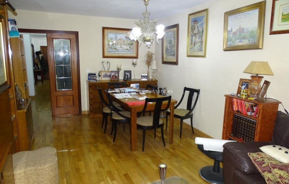 Перепродажа - Квартира / квартира - Torrevieja