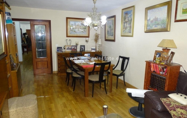 Перепродажа - Квартира / квартира - Torrevieja