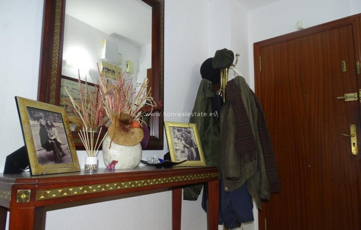 Перепродажа - Квартира / квартира - Torrevieja