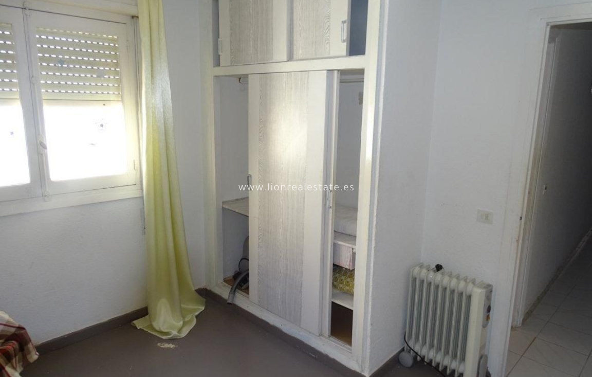 Перепродажа - Квартира / квартира - Torrevieja