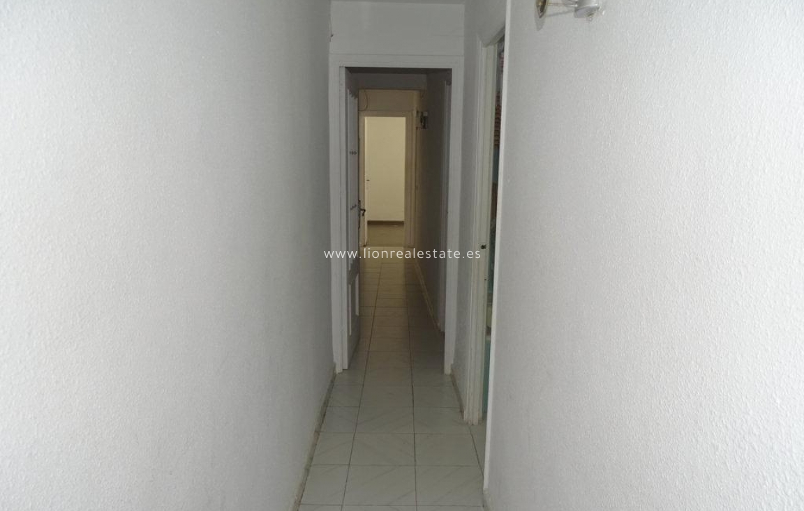 Перепродажа - Квартира / квартира - Torrevieja