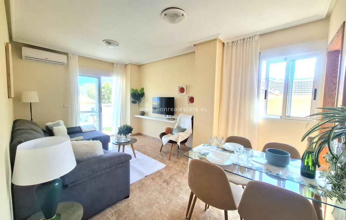 Перепродажа - Квартира / квартира - Torrevieja