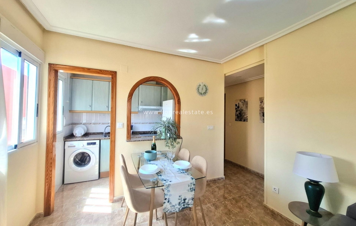 Перепродажа - Квартира / квартира - Torrevieja