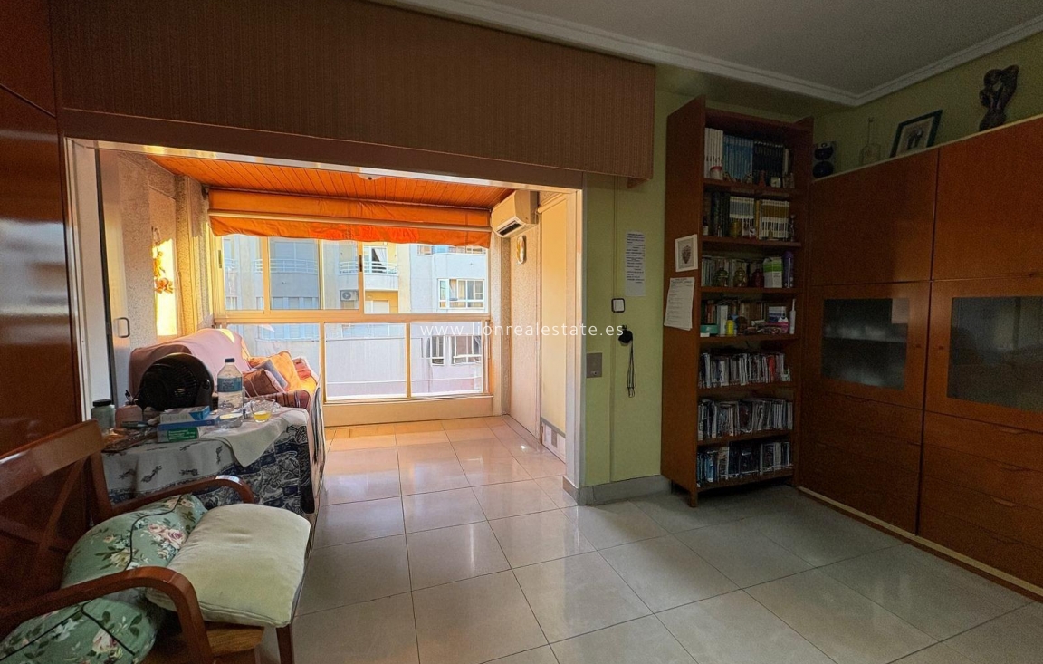 Перепродажа - Квартира / квартира - Torrevieja