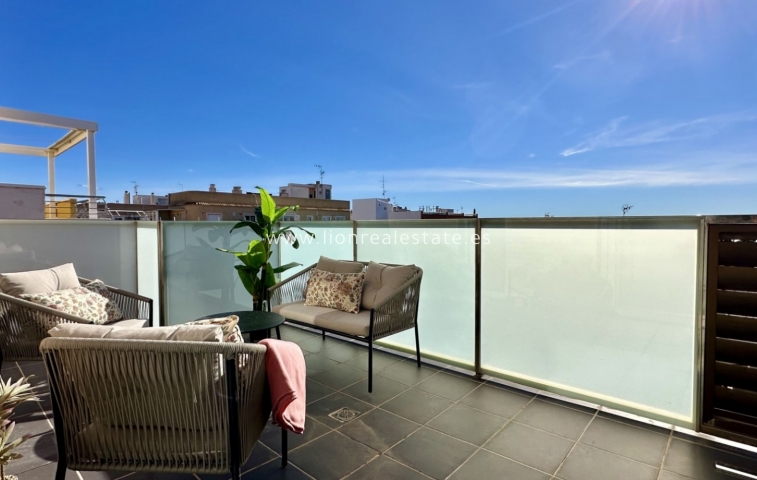 Перепродажа - Квартира / квартира - Torrevieja