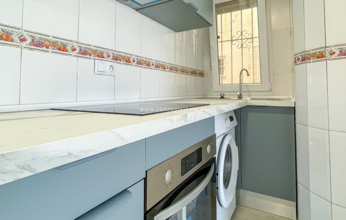 Перепродажа - Квартира / квартира - Torrevieja