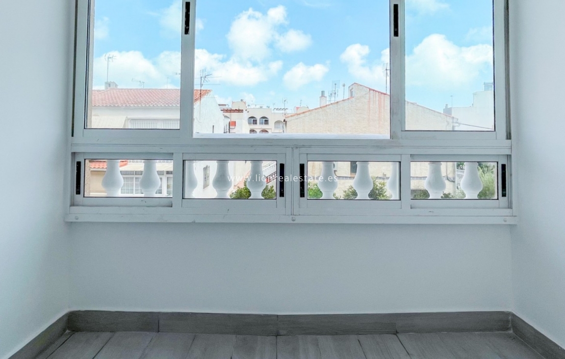 Перепродажа - Квартира / квартира - Torrevieja
