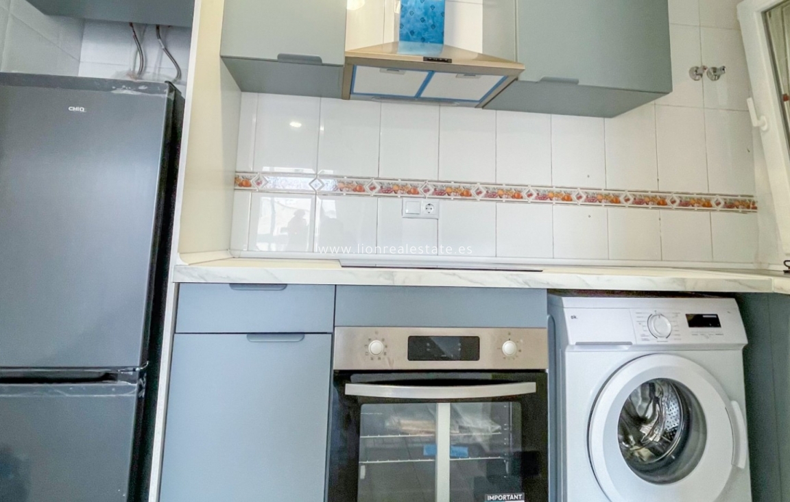 Перепродажа - Квартира / квартира - Torrevieja