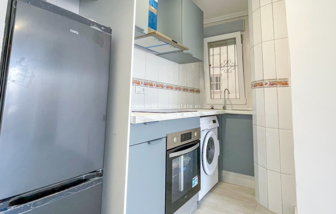 Перепродажа - Квартира / квартира - Torrevieja