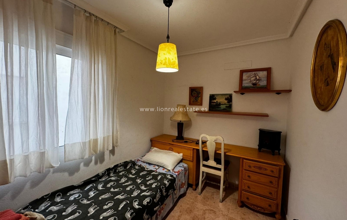 Перепродажа - Квартира / квартира - Torrevieja