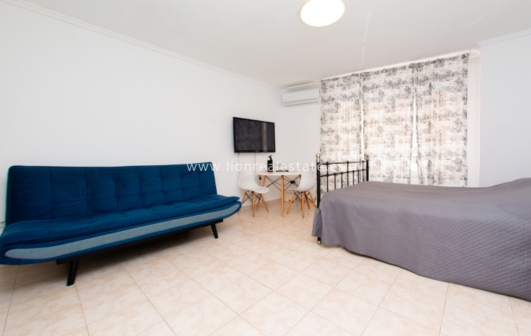 Перепродажа - Квартира / квартира - Torrevieja