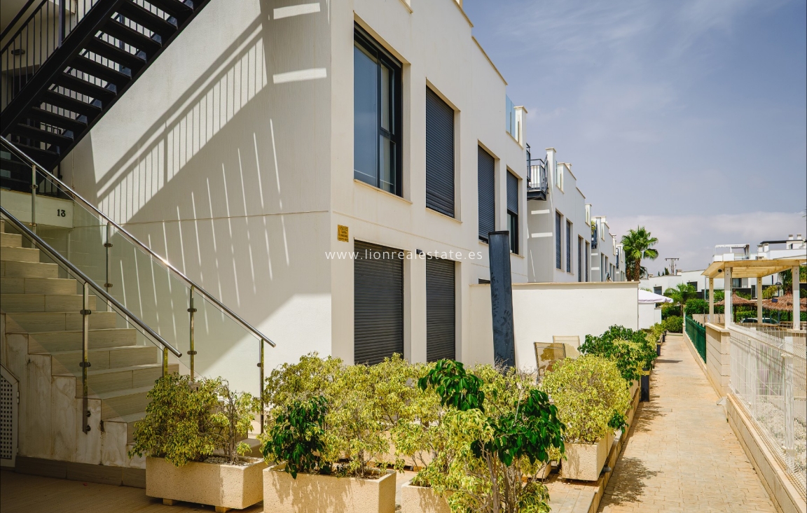Перепродажа - Нулевой - Orihuela Costa - Punta Prima