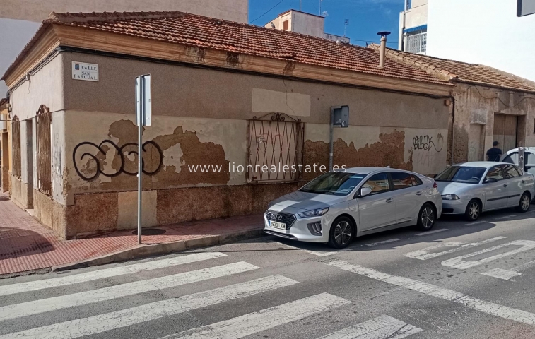 Перепродажа - Plot - Torrevieja - Centro