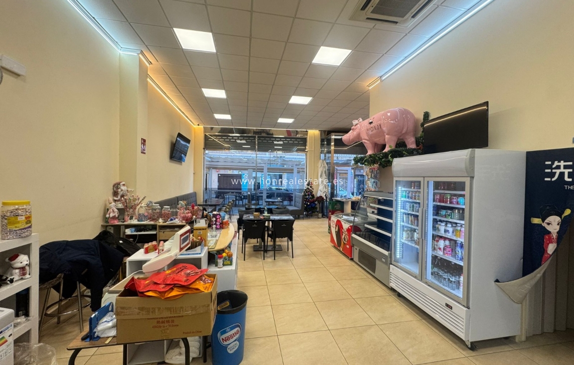 Перепродажа - Помещение - Torrevieja - Centro