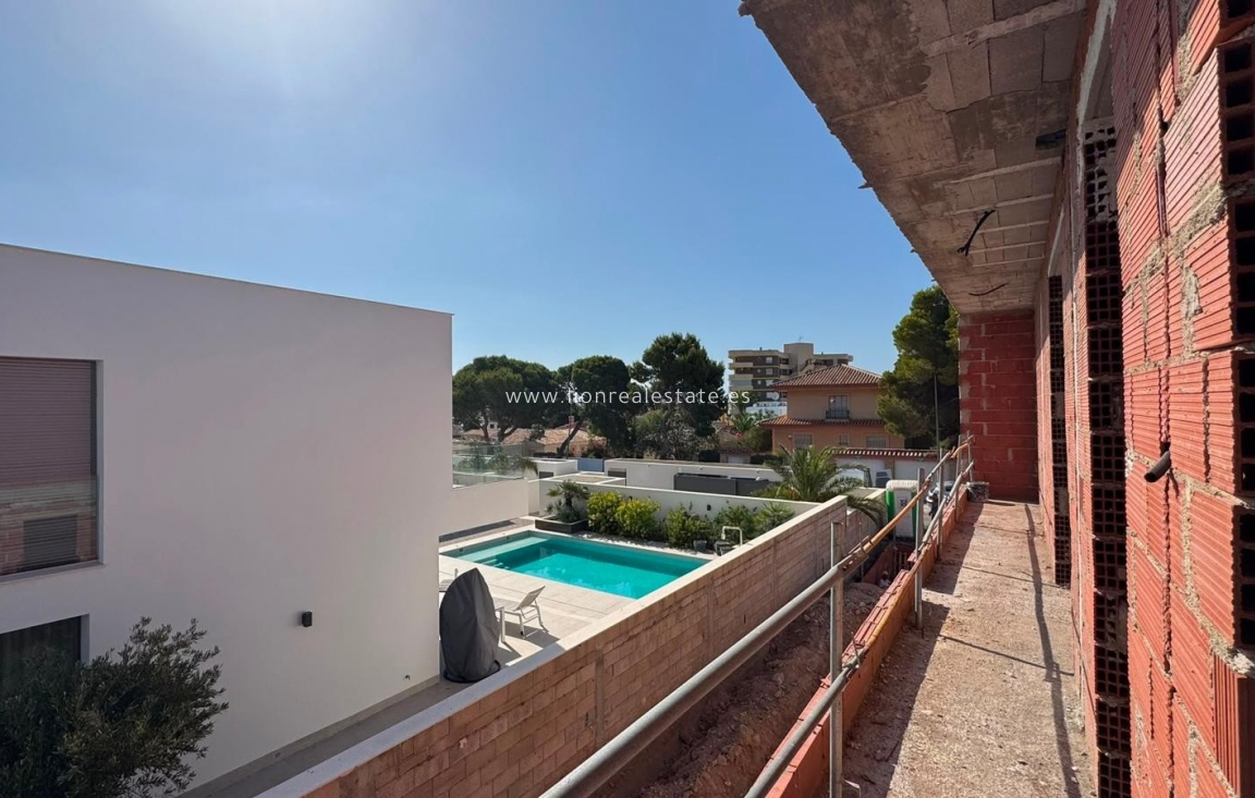 Перепродажа - Шале - Orihuela Costa - La Zenia