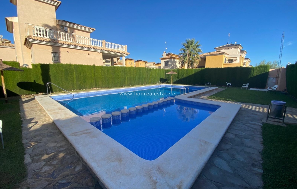 Перепродажа - Шале - Orihuela Costa - Los Altos