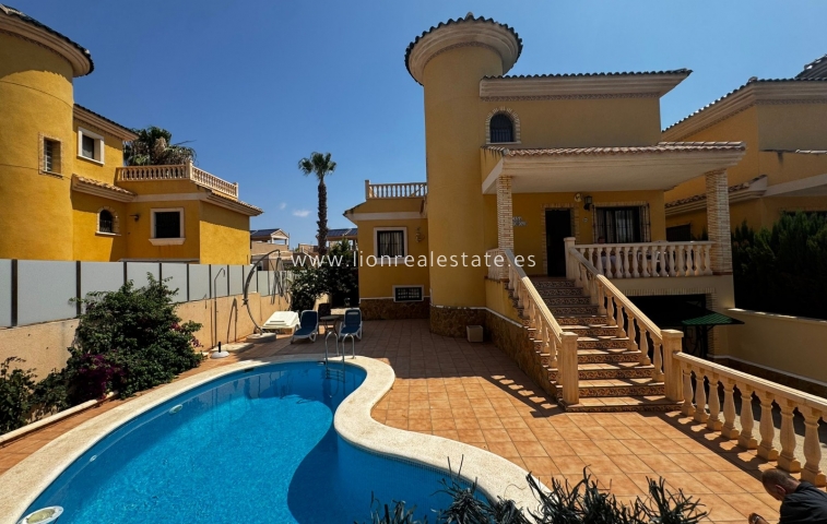 Перепродажа - Шале - Orihuela Costa - Villamartín