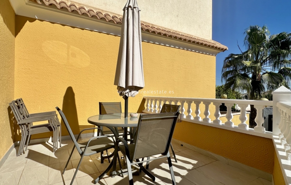 Перепродажа - Town House - Orihuela Costa - La Florida