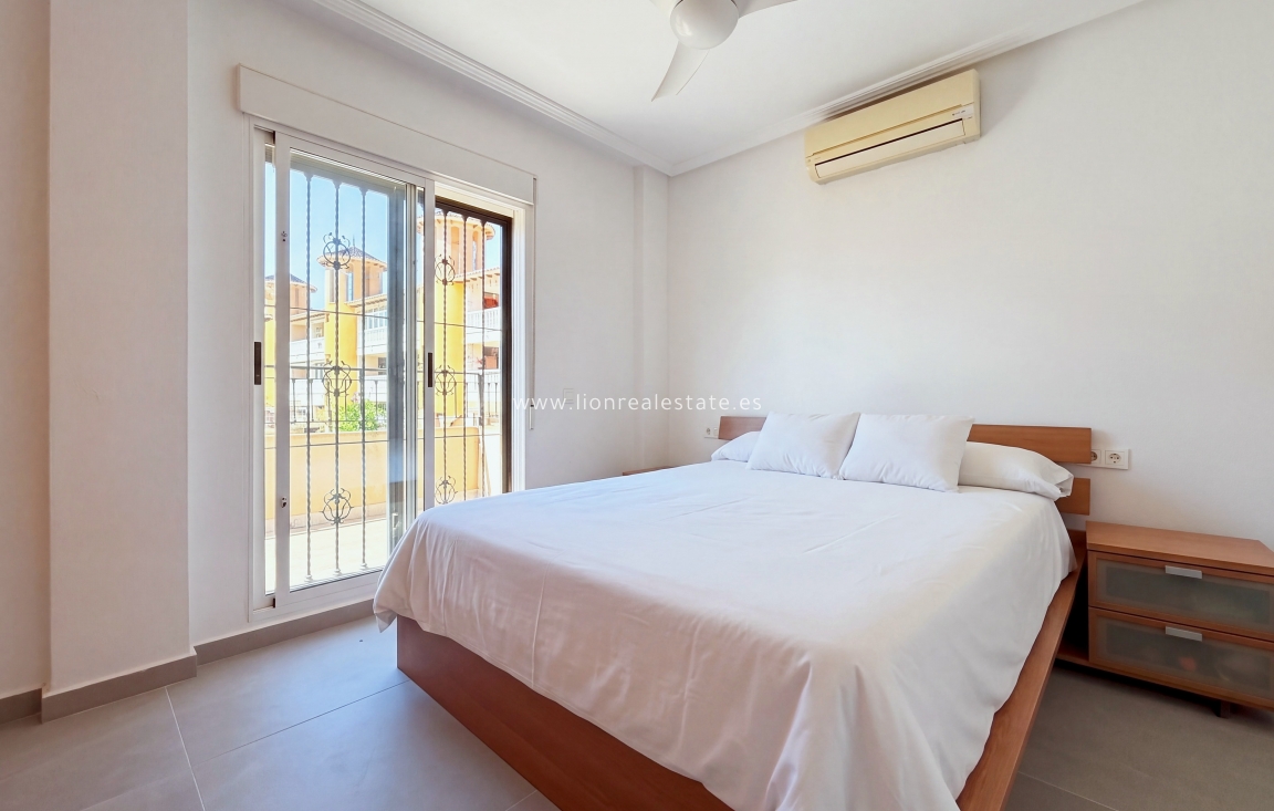 Перепродажа - Town House - Orihuela Costa - La Regia