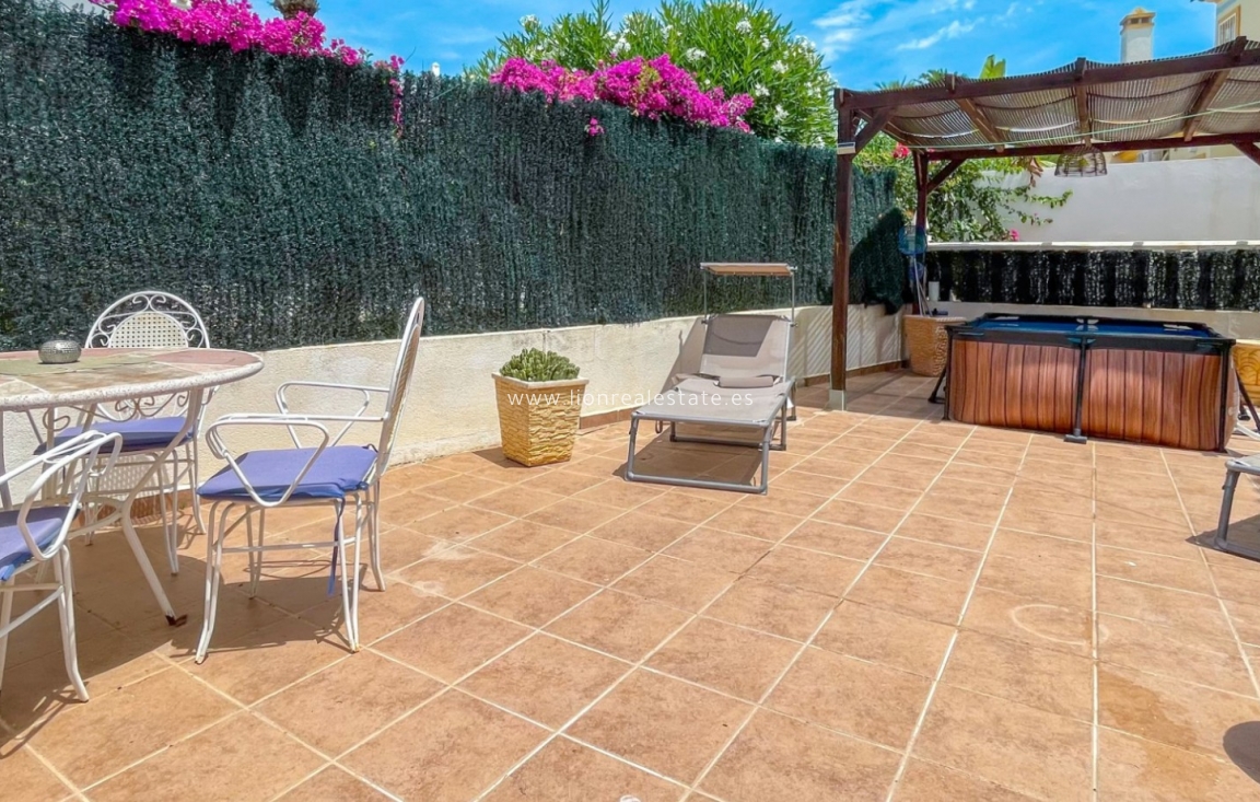Перепродажа - Town House - Orihuela Costa - La Rioja