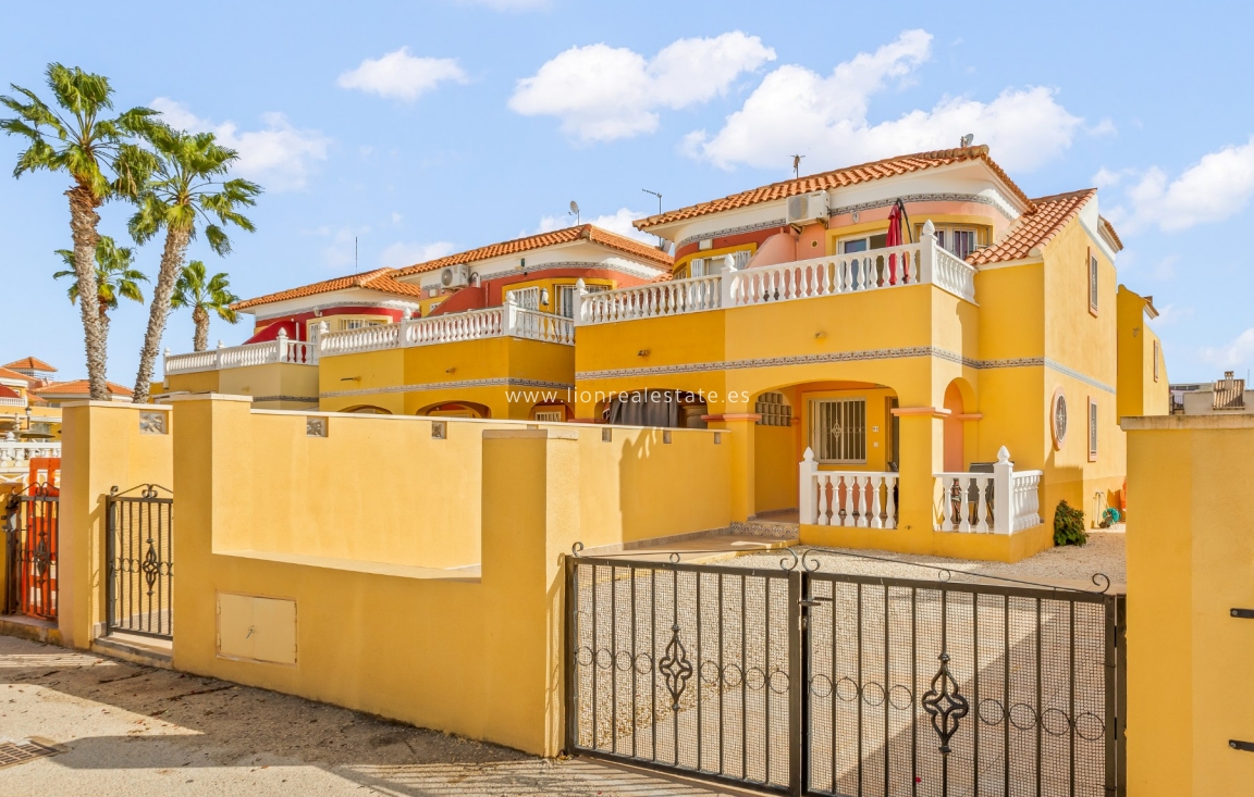 Перепродажа - Town House - Orihuela Costa - La Zenia