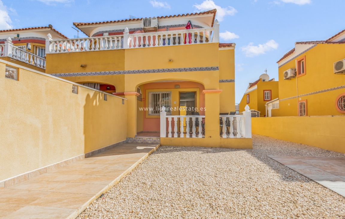 Перепродажа - Town House - Orihuela Costa - La Zenia