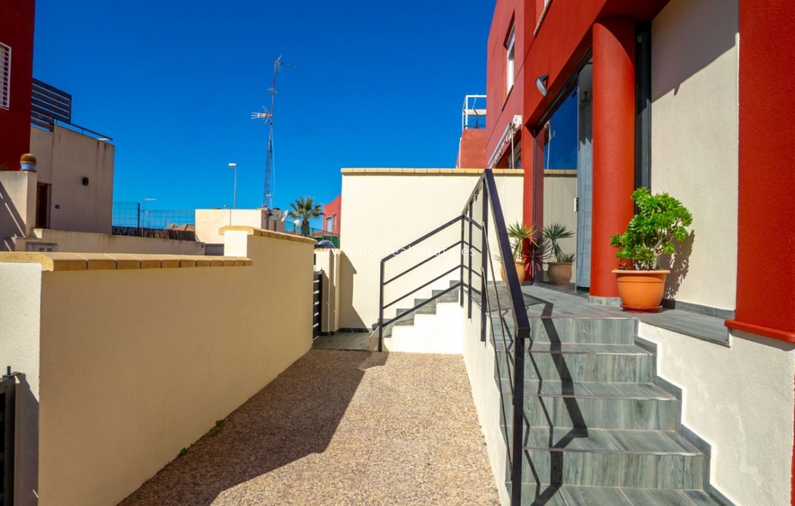 Перепродажа - Town House - Orihuela Costa - Villamartín