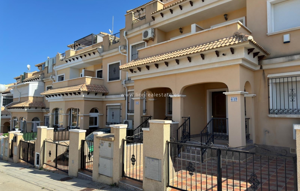 Перепродажа - Town House - Orihuela Costa - Villamartín