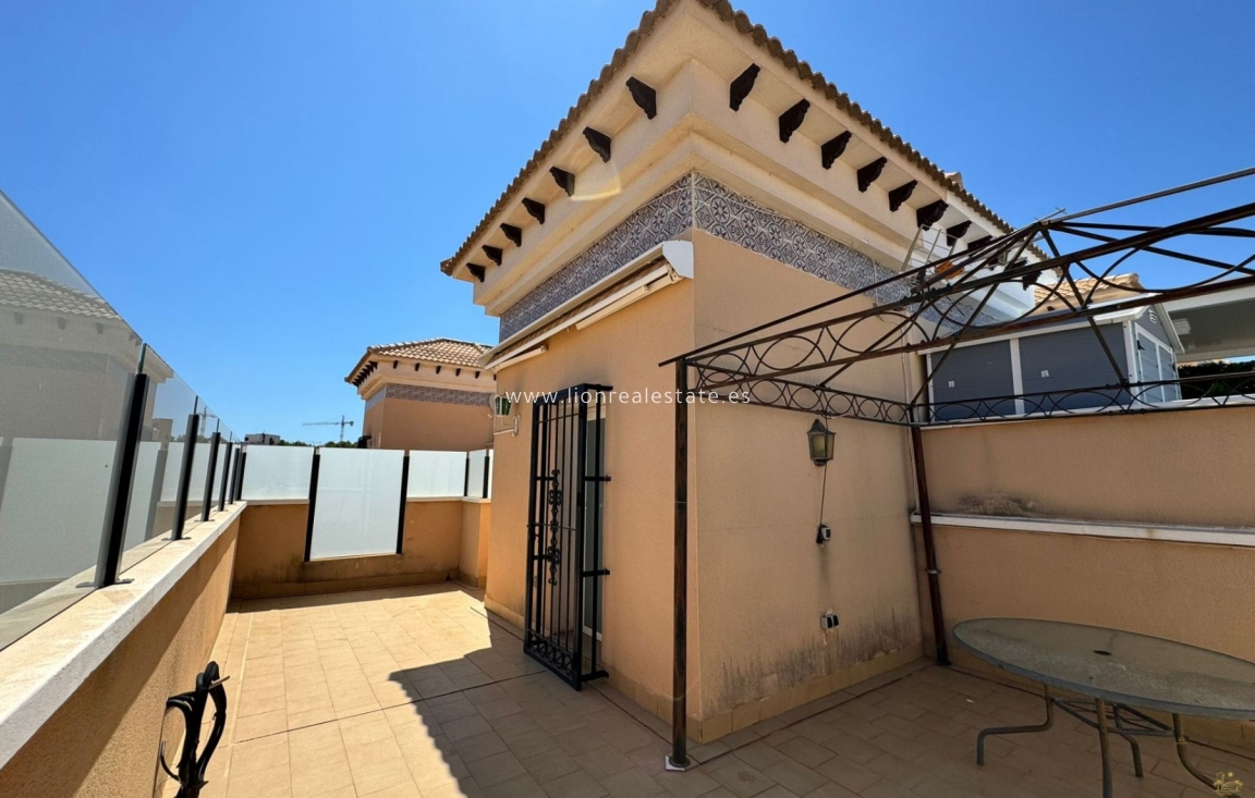 Перепродажа - Town House - Orihuela Costa - Villamartín