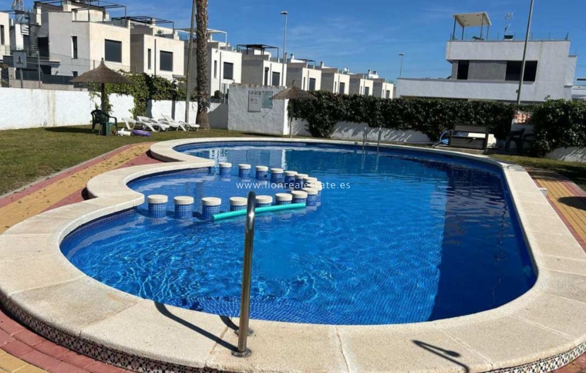 Перепродажа - Town House - Orihuela Costa - Villamartín