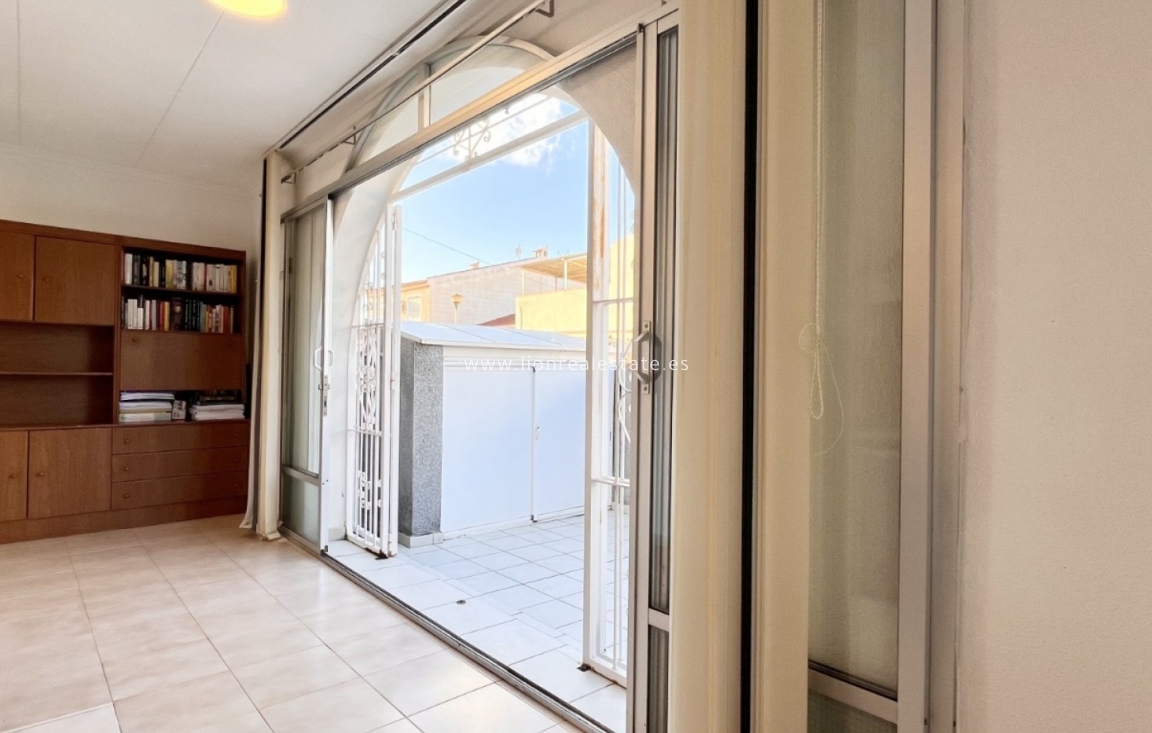 Перепродажа - Town House - Torrevieja - La Siesta - El Salado -  Torreta