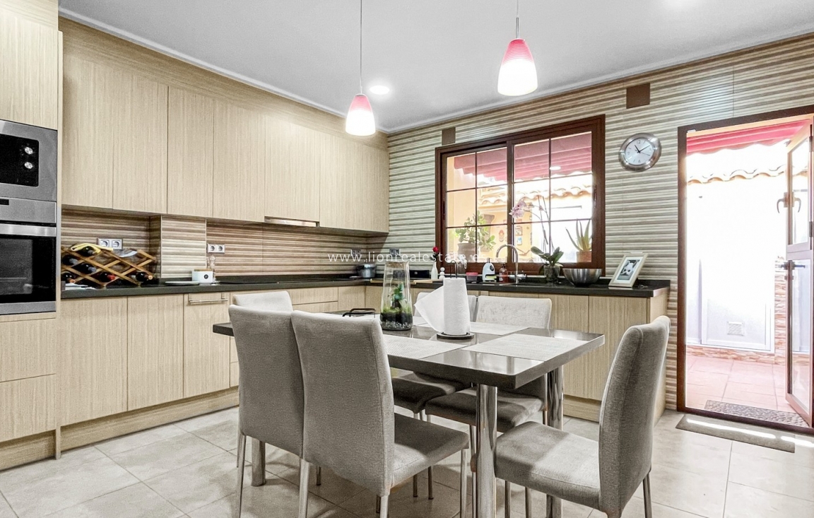 Перепродажа - Town House - Torrevieja - Los Balcones - Los Altos del Edén