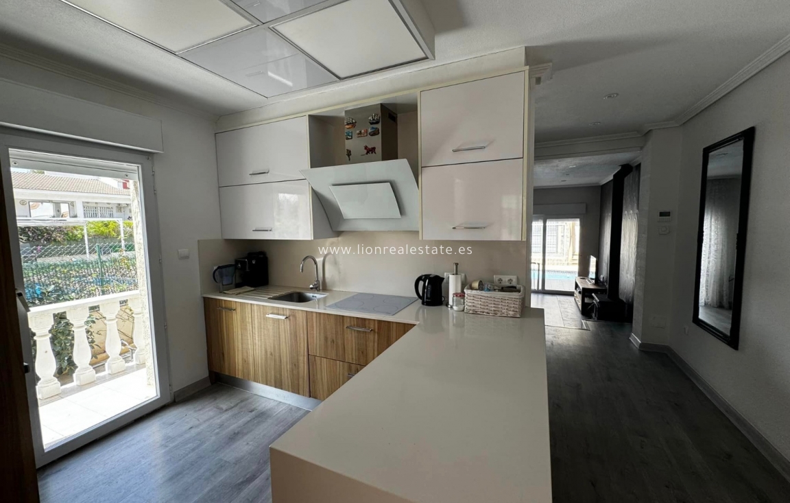 Перепродажа - Town House - Torrevieja - Punta Prima