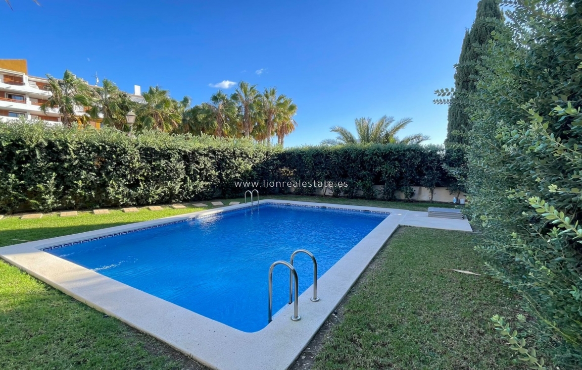 Перепродажа - Town House - Torrevieja - Punta Prima