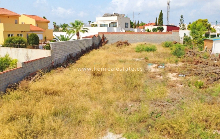 Перепродажа - Участок / Земельный участок - Torrevieja - Los Balcones - Los Altos del Edén