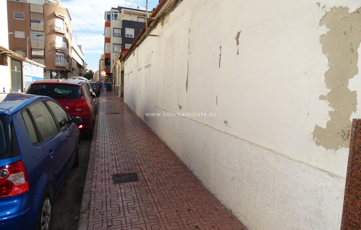 Перепродажа - Urban building plot - Torrevieja - Centro