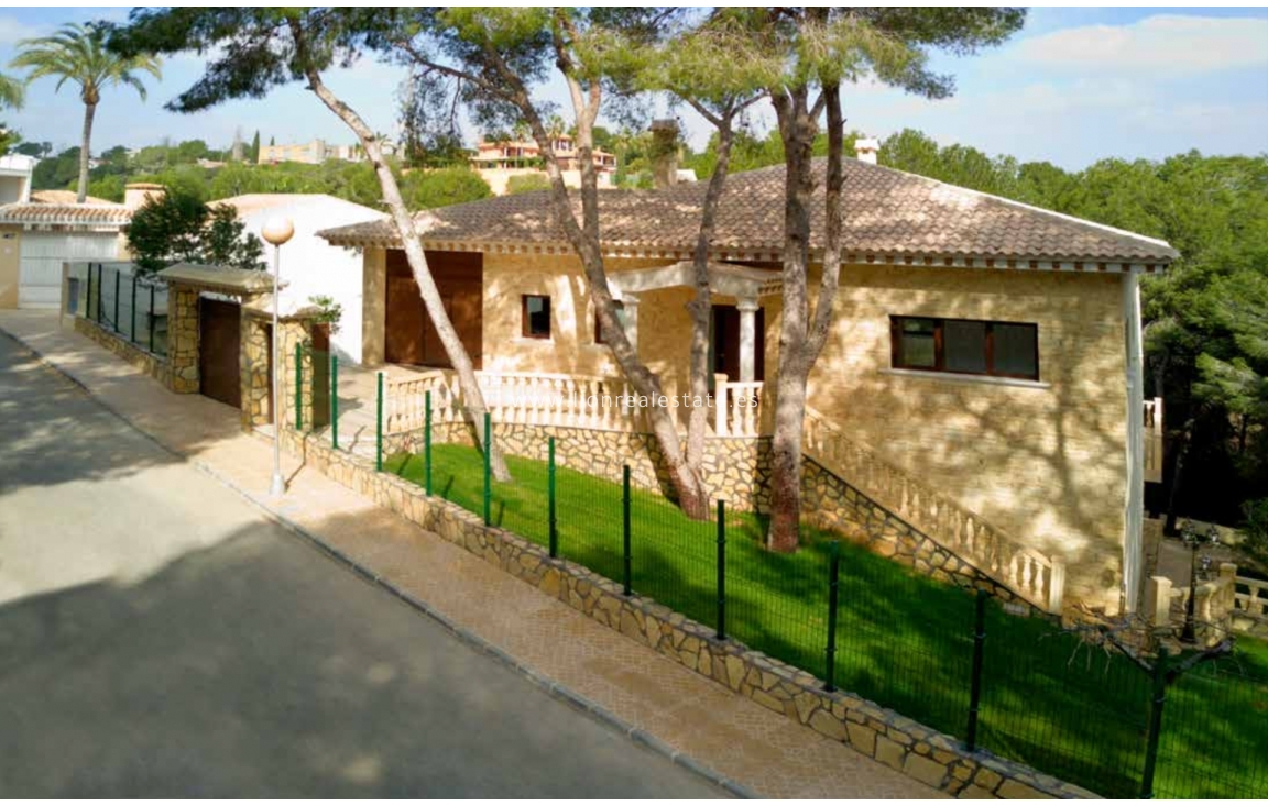 Перепродажа - Villa - Campoamor