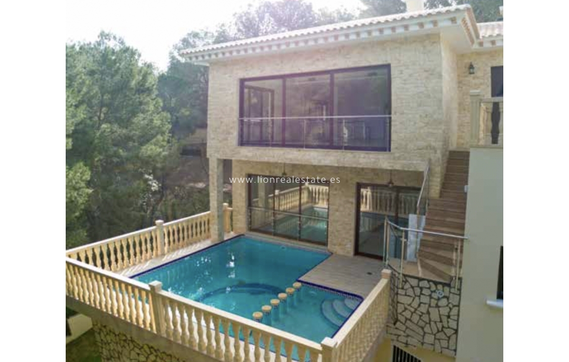 Перепродажа - Villa - Campoamor