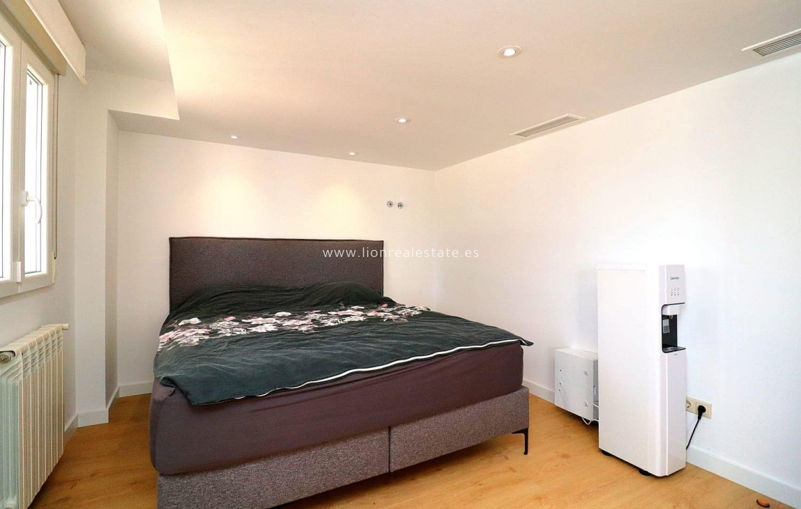 Перепродажа - Villa - Orihuela Costa - Campoamor