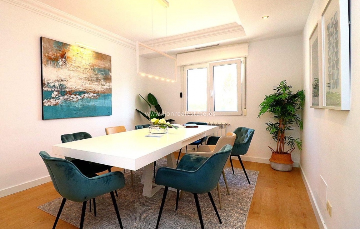 Перепродажа - Villa - Orihuela Costa - Campoamor